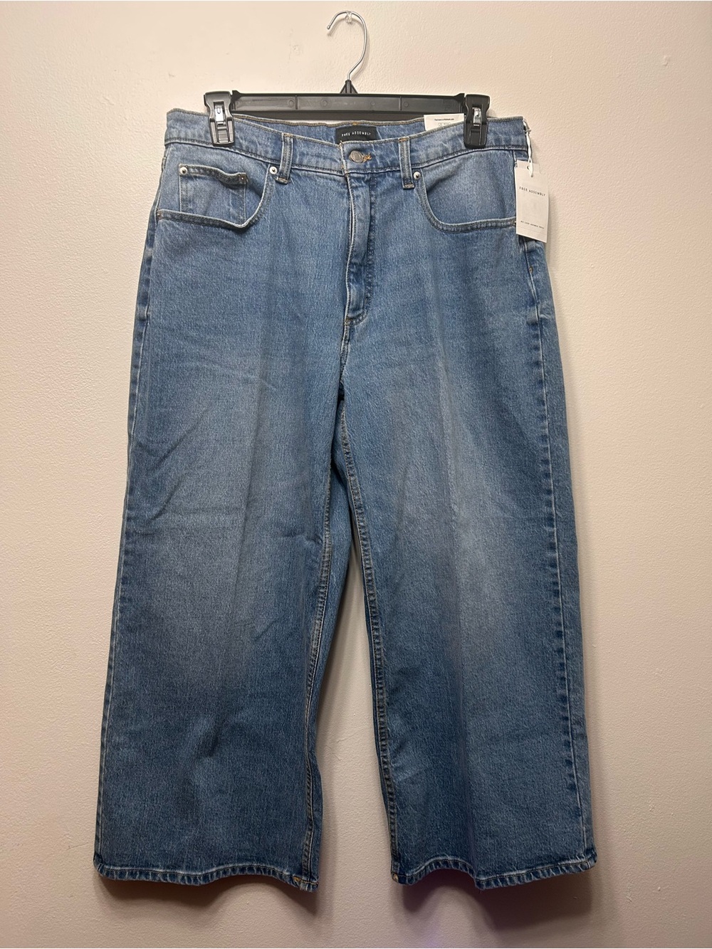 Free People Relaxed Wide-Leg Jeans in Medium Blue *read description!